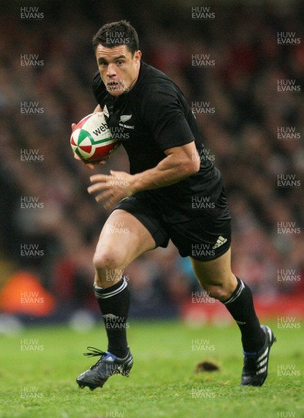 07.11.09  Wales v New Zealand... All Blacks Dan Carter. 
