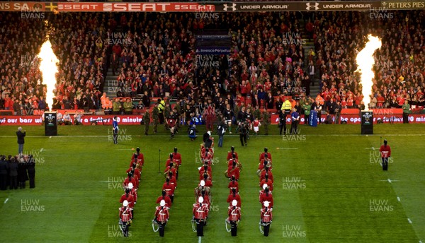 07.11.09 - Wales v New Zealand - Invesco Perpetual Series 2009 - Wales' Ryan Jones and New Zealand's Richie McCaw lead out their teams. 