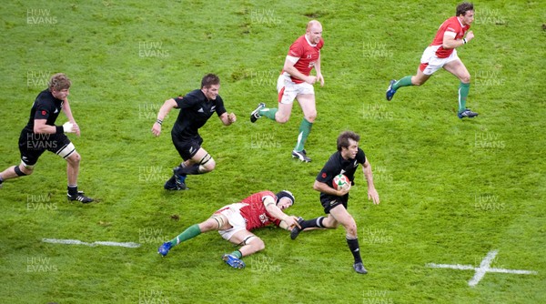 07.11.09 - Wales v New Zealand - Invesco Perpetual Series 2009 - Conrad Smith of New Zealand. 
