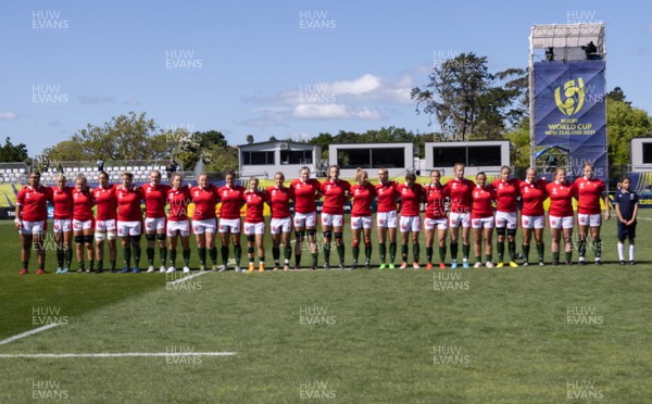 161022 - Wales v New Zealand, Women’s Rugby World Cup 2021, Pool A - The Wales team line up for the anthems