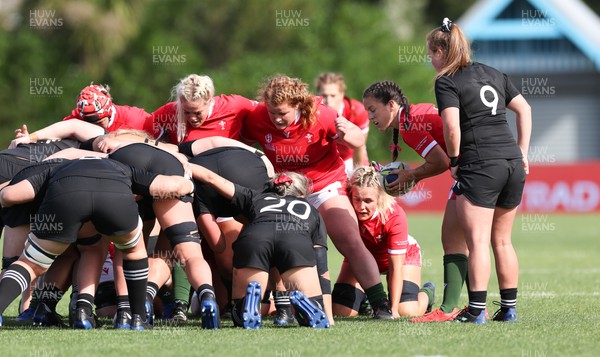 161022 - Wales v New Zealand, Women’s Rugby World Cup 2021, Pool A - Ffion Lewis of Wales waits to put the ball in the scrum