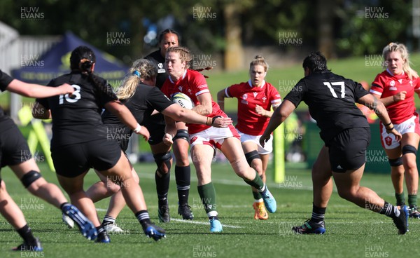 161022 - Wales v New Zealand, Women’s Rugby World Cup 2021, Pool A - Lisa Neumann of Wales is tackled