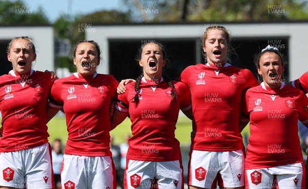 161022 - Wales v New Zealand, Women’s Rugby World Cup 2021, Pool A - Wales’ Hannah Jones, Jasmine Joyce, Ffion Lewis, Lisa Neumann and Kayleigh Powell during the anthems