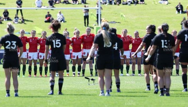 161022 - Wales v New Zealand, Women’s Rugby World Cup 2021, Pool A - The Wales team face the Haka at the start of the match