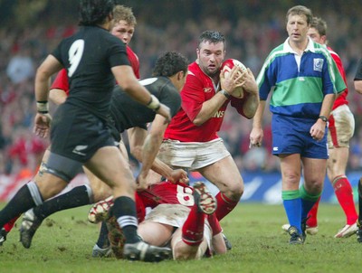 20.11.04...Wales v New Zealand, Millennium Stadium, Cardiff  Wales' Mefin Davies takes the ball as Wales push towards the line  