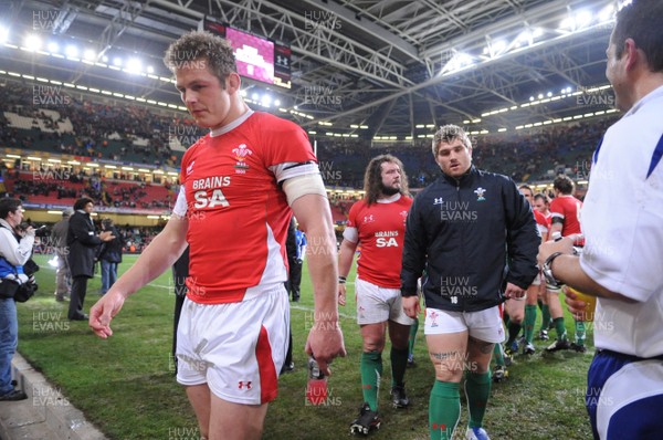 22.11.08 - Wales v New Zealand - Invesco Perpetual Series 2008 - Wales' Dafydd Jones looks dejected. 