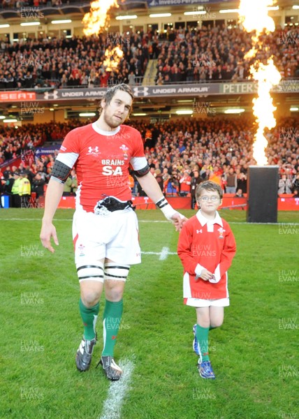 22.11.08 - Wales v New Zealand - Invesco Perpetual Series 2008 - Wales captain Ryan Jones leads out his team with mascot Jacob Wickstead. 