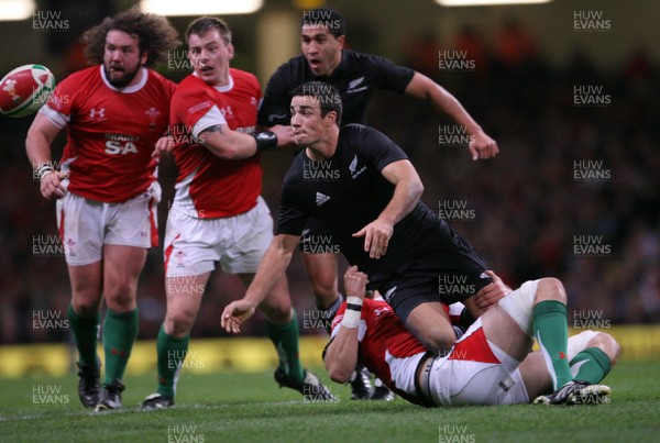 22.11.08 Wales v New Zealand... New Zealand's Richard Kahui  is tackled by Luke Charteris. 