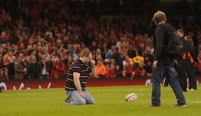 221114 - Wales v New Zealand All Blacks - Dove Men Care -Half time competition