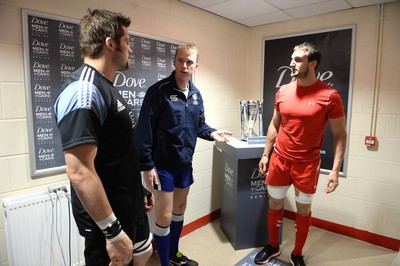 221114 - Wales v New Zealand All Blacks - Dove Men Care -Richie McCaw of New Zealand and Sam Warburton of Wales with Referee Wayne Barnes during the coin toss