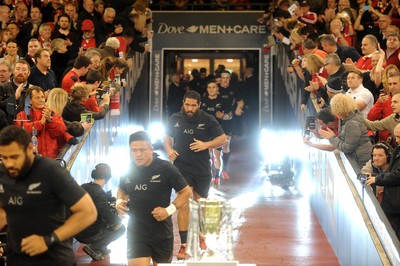 221114 - Wales v New Zealand All Blacks - Dove Men Care -New Zealand run out