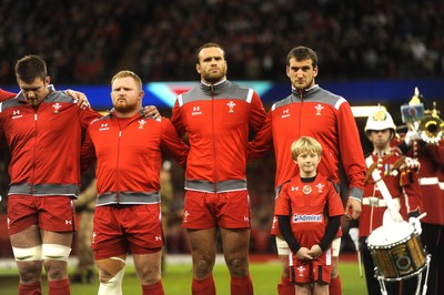 221114 - Wales v New Zealand All Blacks - Dove Men Care -Sam Warburton with mascot during the anthems