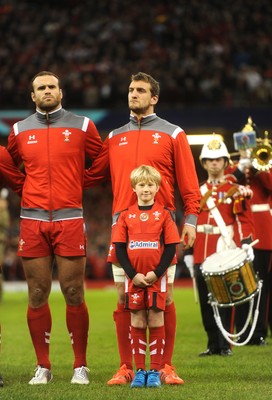 221114 - Wales v New Zealand All Blacks - Dove Men Care -Sam Warburton with mascot during the anthems