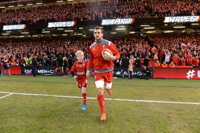 221114 - Wales v New Zealand All Blacks - Dove Men Care -Sam Warburton of Wales leads out his side with mascot