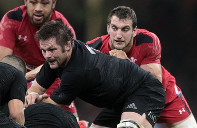 221114 - Wales v New Zealand - Dove Men Series 2014 - Richie McCaw of New Zealand and Sam Warburton of Wales 