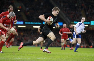 221114 - Wales v New Zealand - Dove Men Series 2014 - Beauden Barrett of New Zealand runs in to score a try