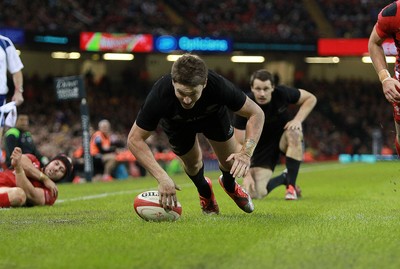 221114 - Wales v New Zealand - Dove Men Series 2014 - Beauden Barrett of New Zealand runs in to score a try