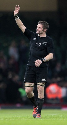 221114 - Wales v New Zealand - Dove Men Series 2014 - Richie McCaw of New Zealand thanks fans after the game