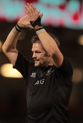 221114 - Wales v New Zealand - Dove Men Series 2014 - Richie McCaw of New Zealand thanks fans after the game