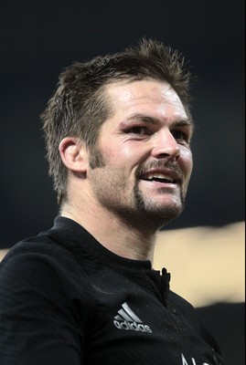 221114 - Wales v New Zealand - Dove Men Series 2014 - Richie McCaw of New Zealand thanks fans after the game