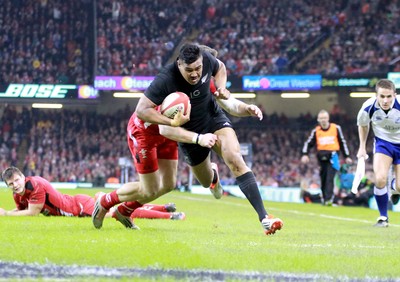 221114 - Wales v New Zealand - Dove Men+Care Series - Julian Savea of New Zealand crosses for a try