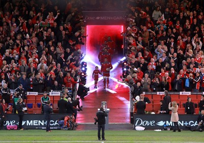 221114 - Wales v New Zealand - Dove Men+Care Series - Sam Warburton of Wales leads out his side