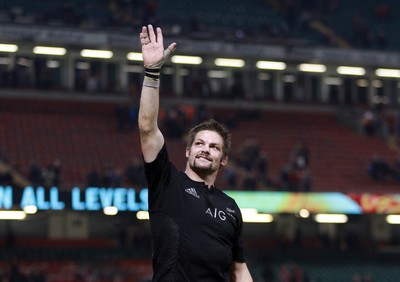 221114 - Wales v New Zealand - Dove Men+Care Series - Richie McCaw of New Zealand applauds the crowd after the fianl whistle