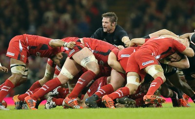 221114 -  Wales v New Zealand, Dove Men Series 2014, Cardiff - Richie McCaw of New Zealand looks on during a scrum 