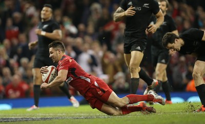 221114 -  Wales v New Zealand, Dove Men Series 2014, Cardiff - Rhys Webb of Wales dives in to score try 