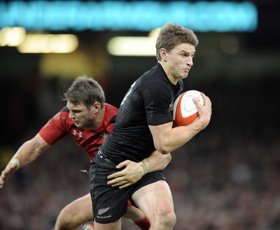 221114 - Wales v New Zealand -Wales' Dan Biggar tackles Beauden Barrett