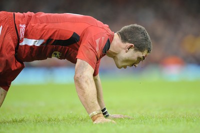 221114 - Wales v New Zealand -Wales' George North with blood dripping from a head wound which resulted in him leaving the field