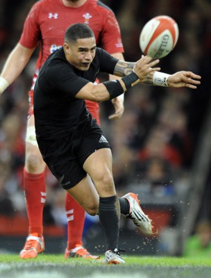 221114 - Wales v New Zealand - Dove Men+Care Series - Aaron Smith of New Zealand