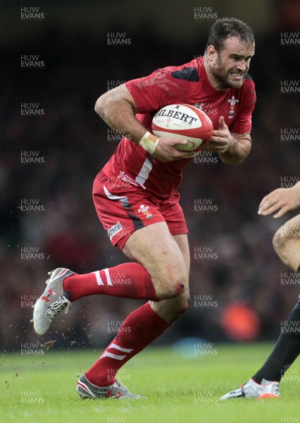 221114 - Wales v New Zealand - Dove Men Series 2014 - Jamie Roberts of Wales 