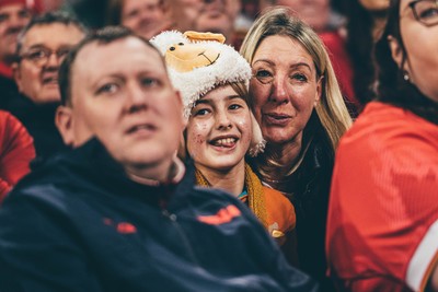 221125 - Wales v New Zealand - Quilter Nations Series - Wales Fans inside the stadium during the game 