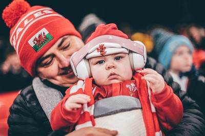 221125 - Wales v New Zealand - Quilter Nations Series - Wales Fans inside the stadium during the game 