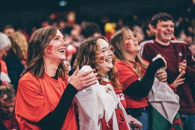 221125 - Wales v New Zealand - Quilter Nations Series - Wales Fans inside the stadium during the game 