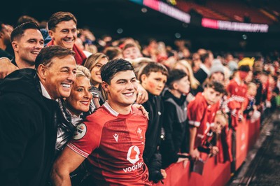 221125 - Wales v New Zealand - Quilter Nations Series - Wales Fans inside the stadium during the game 