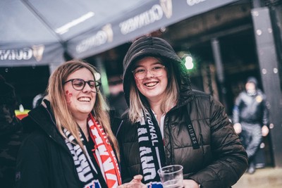 221125 - Wales v New Zealand - Quilter Nations Series - Fans in the fan zone ahead of the game 