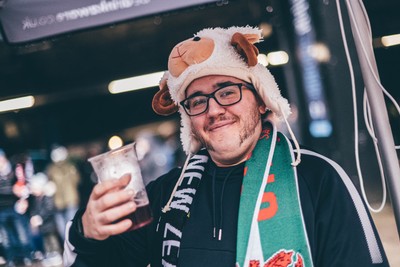 221125 - Wales v New Zealand - Quilter Nations Series - Fans in the fan zone ahead of the game 