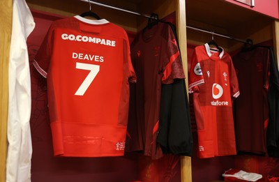 221125 - Wales v New Zealand - Quilter Nations Series - Harri Deaves of Wales jersey before the game