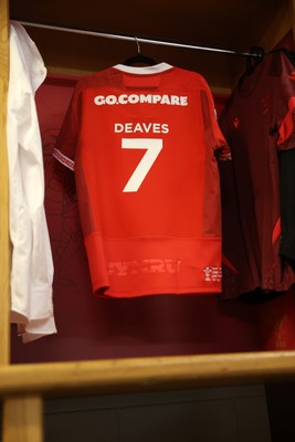 221125 - Wales v New Zealand - Quilter Nations Series - Harri Deaves of Wales jersey before the game