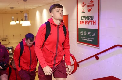 221125 - Wales v New Zealand All Blacks - Quilter Nations Series - Alex Mann of Wales arrives at the stadium
