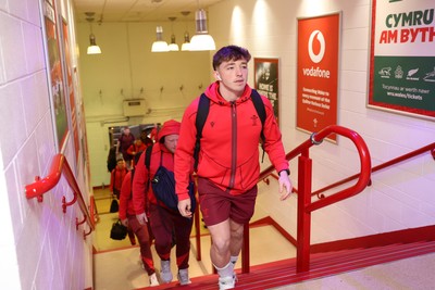 221125 - Wales v New Zealand All Blacks - Quilter Nations Series - Dan Edwards of Wales arrives at the stadium