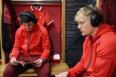 221125 - Wales v New Zealand All Blacks - Quilter Nations Series - Louis Rees-Zammit and Blair Murray of Wales in the dressing room