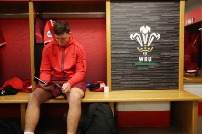 221125 - Wales v New Zealand All Blacks - Quilter Nations Series - Freddie Thomas of Wales in the dressing room