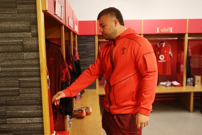 221125 - Wales v New Zealand All Blacks - Quilter Nations Series - Harri Deaves of Wales in the dressing room