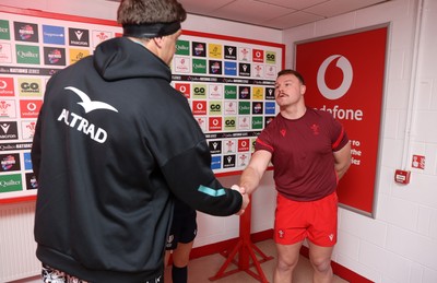 221125 - Wales v New Zealand All Blacks - Quilter Nations Series - Scott Barrett of New Zealand and Dewi Lake of Wales during the coin toss