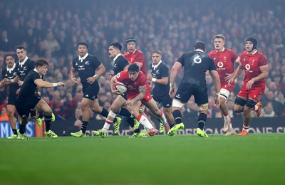 221125 - Wales v New Zealand All Blacks - Quilter Nations Series - Louis Rees-Zammit of Wales makes a break from the high ball