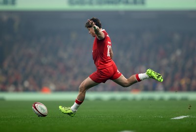221125 - Wales v New Zealand All Blacks - Quilter Nations Series - Dan Edwards of Wales kicks the conversion