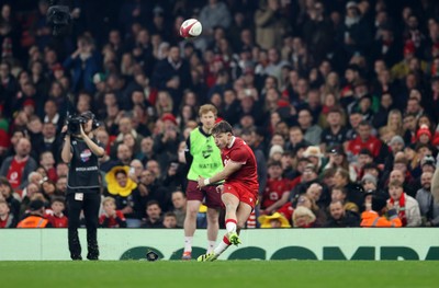221125 - Wales v New Zealand All Blacks - Quilter Nations Series - Dan Edwards of Wales kicks the conversion